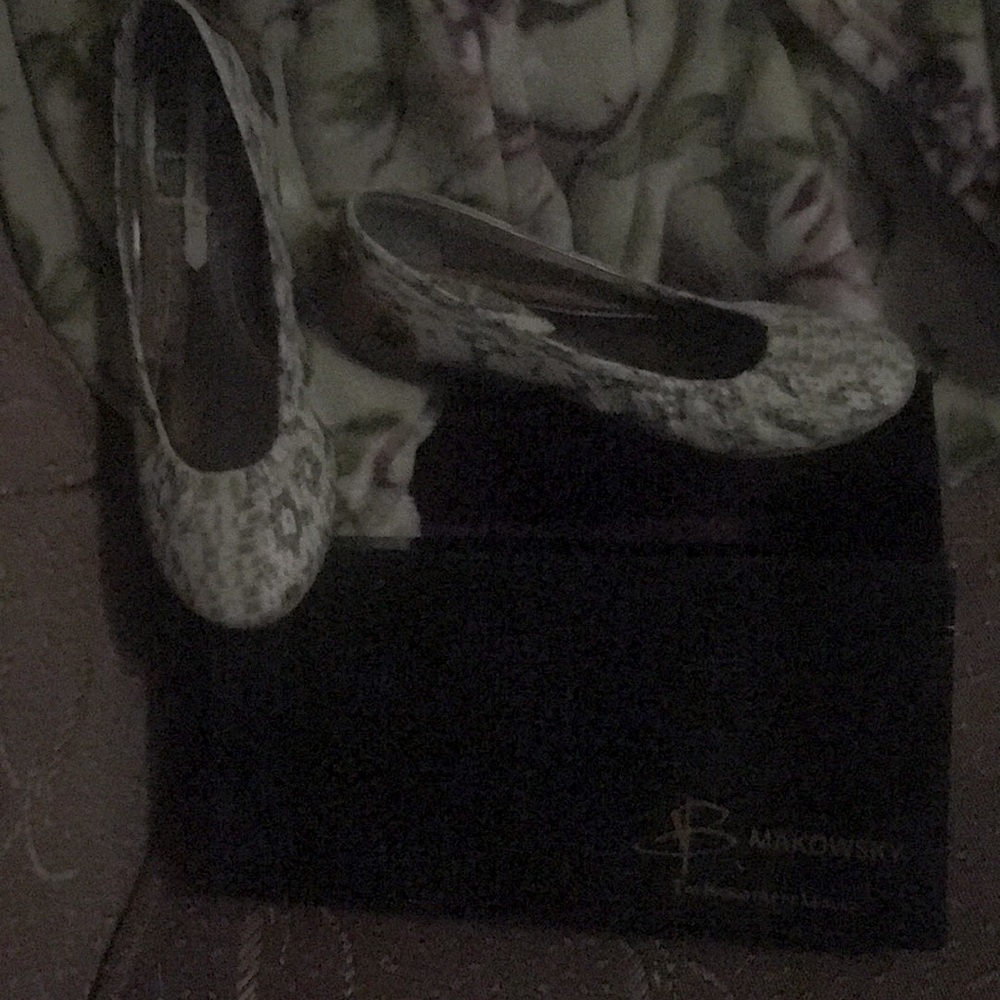 Bruce Makowsky Black/White Snake Skin Flats